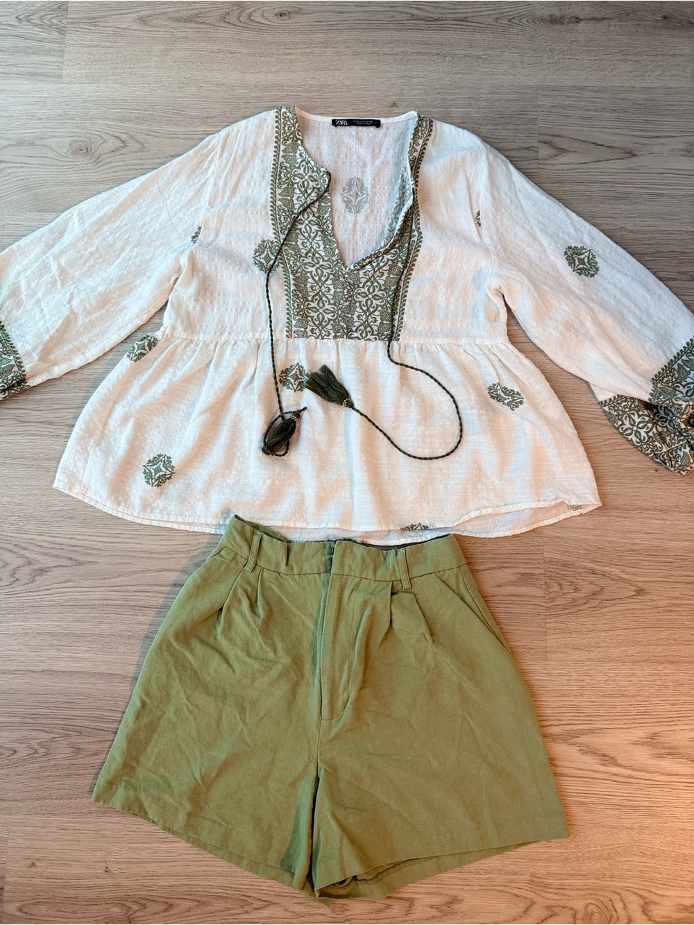 Zara set: Boho Cream Blouse and Shorts - Picture 12 of 12